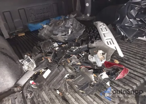 2019 Chevrolet Silverado 1500 Custom from USA, damaged, VIN 1GCPYBEH3KZ417631